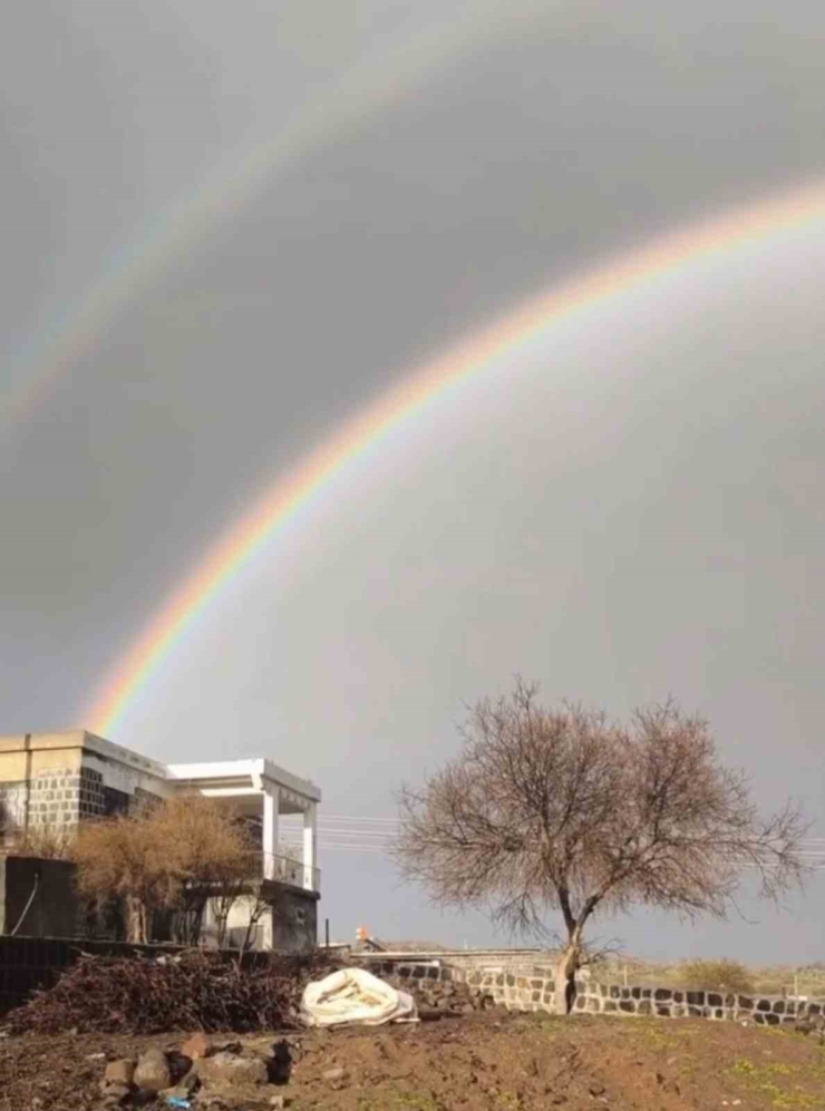 Siverek’te Sağanak Sonrası Gökkuşağı Mest Etti