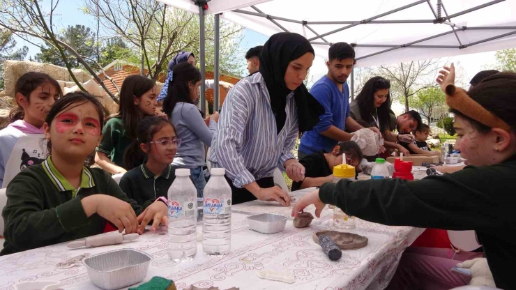 Üniversite’de "çocuk Fest 26" Coşkusu