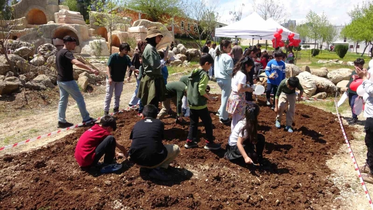 Üniversite’de "çocuk Fest 26" Coşkusu