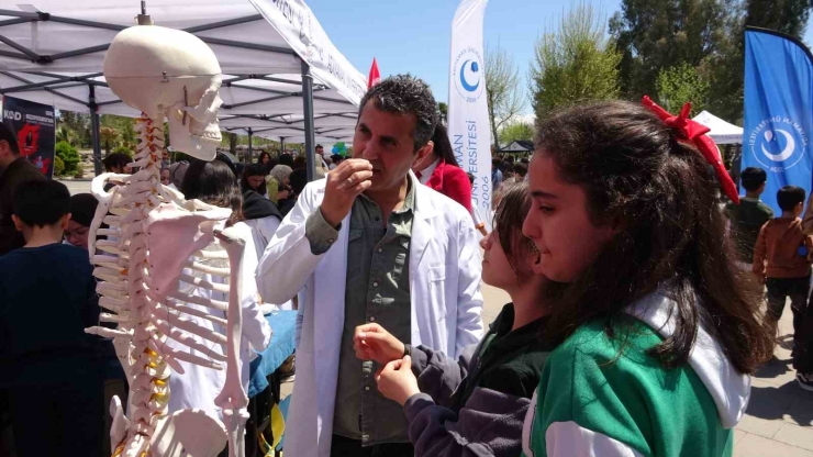 Üniversite’de "çocuk Fest 26" Coşkusu