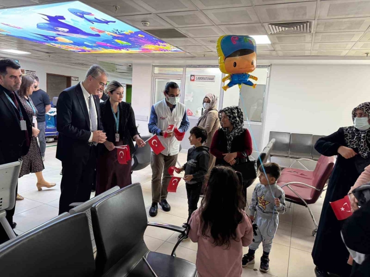 Hastanede 23 Nisan Coşkusu: Minik Hastalara Sürpriz Bayram Etkinliği