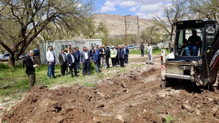 Esenbey’de 45 Mahalleye Hizmet Verecek Sağlık Ocağında İlk Kazma Vuruldu