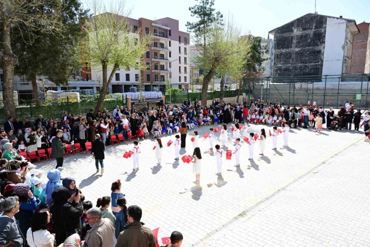 Fırat İlköğretim Okulu’nda 23 Nisan Etkinliği