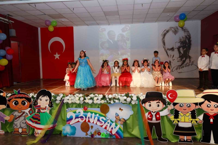 Gaziantep Kolej Vakfı’nda Buruk 23 Nisan
