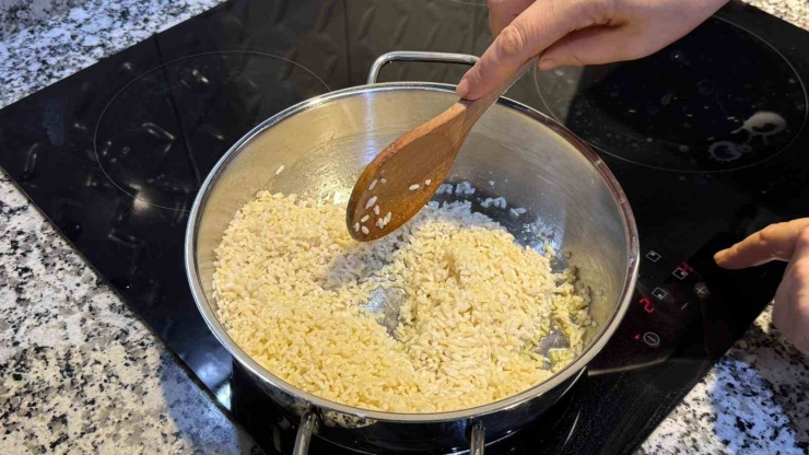 Tescilli Karacadağ Pirincini Kullanan Ev Hanımları ‘lezzet’ Ve ‘besin Kalitesi’ Farkını Anlatı