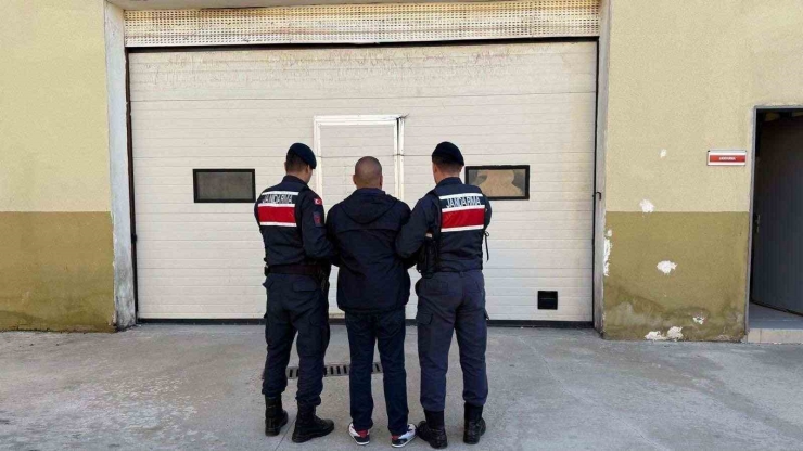 Kesinleşmiş Hapis Cezasıyla Aranan 4 Şahıs Yakalandı