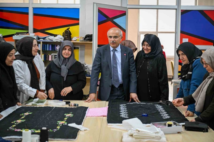 Malatya Büyükşehir Belediyesi’nden Üreten Kadınlara Büyük Destek