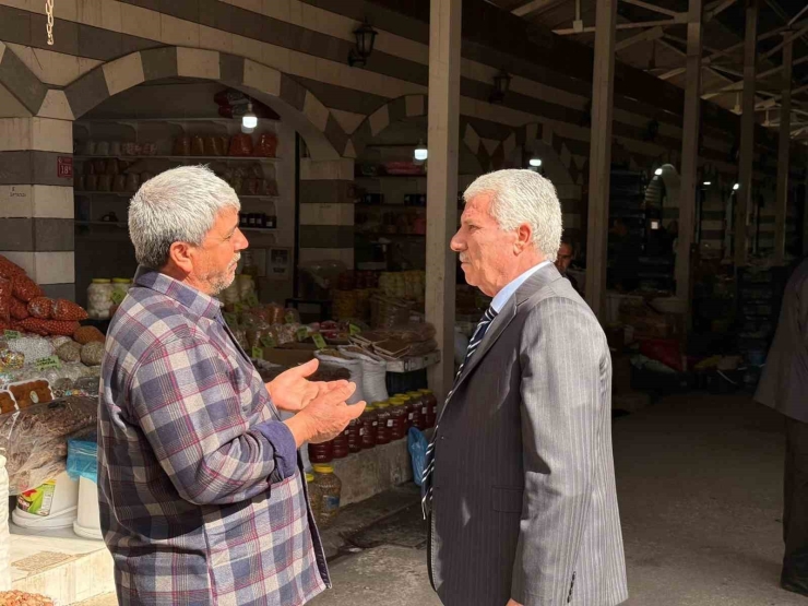 Başkan Karamehmetoğlu Esnaf Ve Halkla Bir Araya Geldi