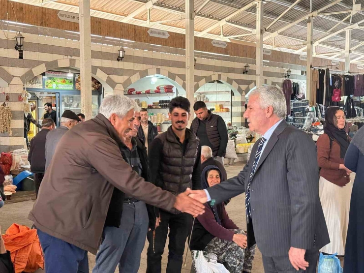 Başkan Karamehmetoğlu Esnaf Ve Halkla Bir Araya Geldi