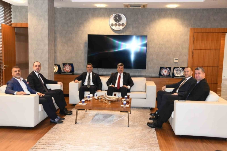 Milletvekili Bozgeyik: "ihracatçılarımız Ülke Kalkınmasının Lokomotifidir"