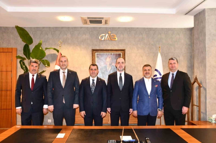 Milletvekili Bozgeyik: "ihracatçılarımız Ülke Kalkınmasının Lokomotifidir"