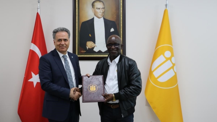 İnönü Üniversitesi İle Tamale Teaching Hospital Arasında İş Birliği Protokolü