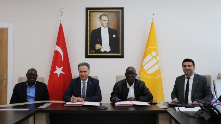 İnönü Üniversitesi İle Tamale Teaching Hospital Arasında İş Birliği Protokolü