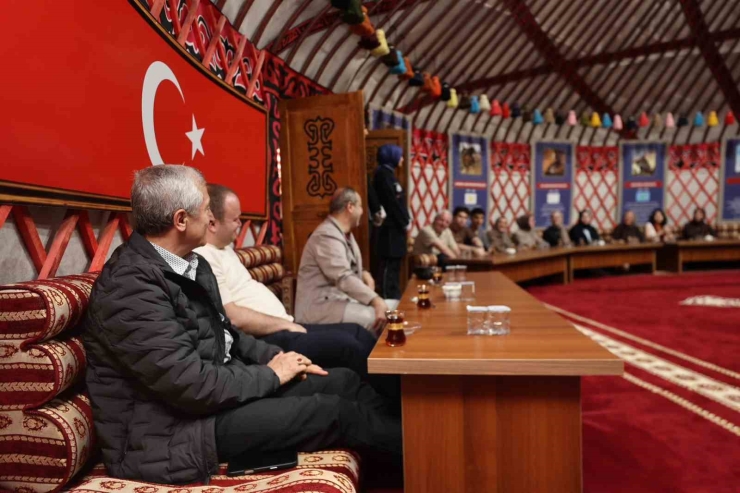 Tahmazoğlu Ankara Üniversitesi Öğrencileri İle Bir Araya Geldi