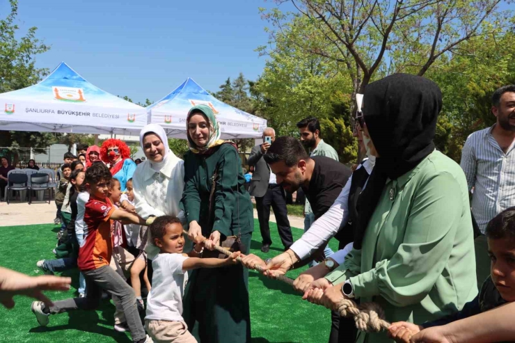 Şanlıurfa’da Çocuk Şenliği Renkli Görüntülere Sahne Oldu