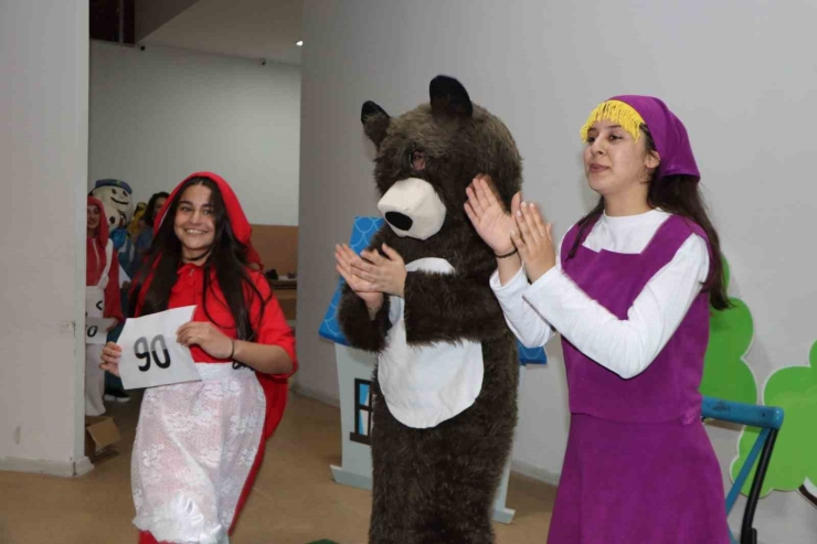 Şanlıurfa’da Çocuk Şenliği Renkli Görüntülere Sahne Oldu