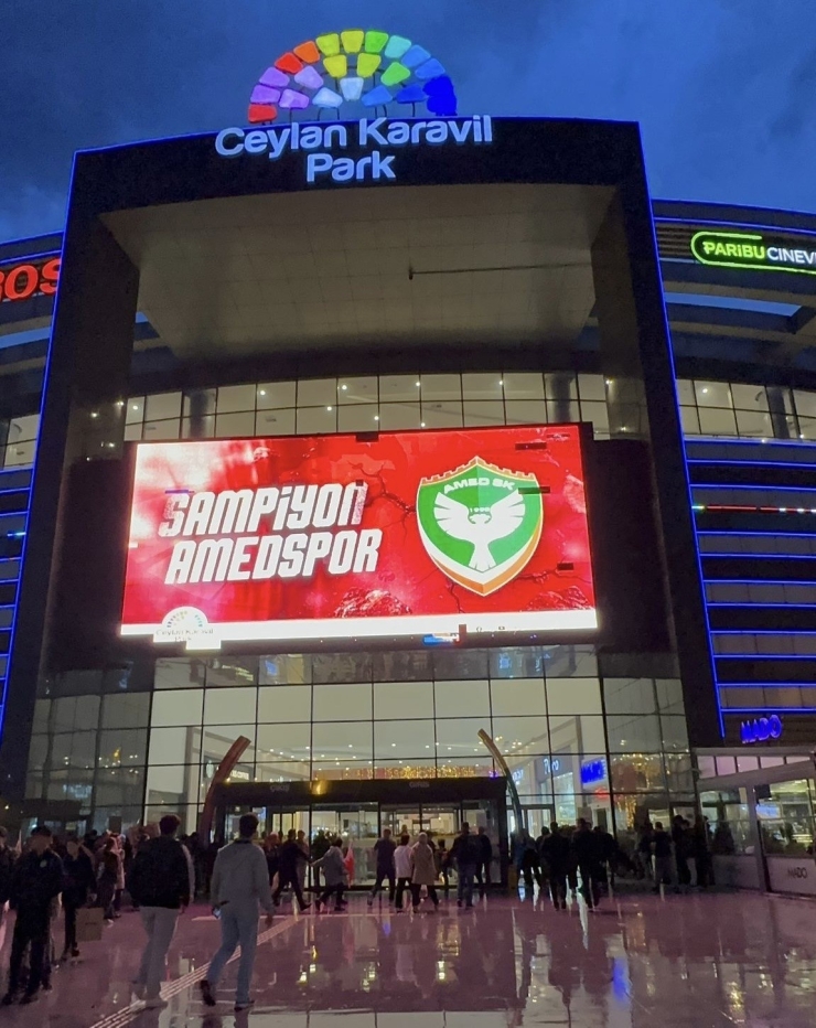 Ceylan Karavil Park Avm’de Şampiyonluk Coşkusu
