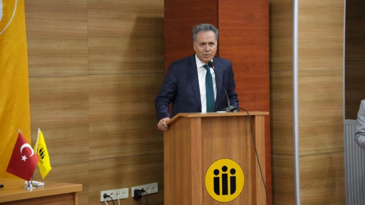 "küresel Kırılmalar Ve Yerel Dayanıklılık" Sempozyumu Gerçekleştirildi