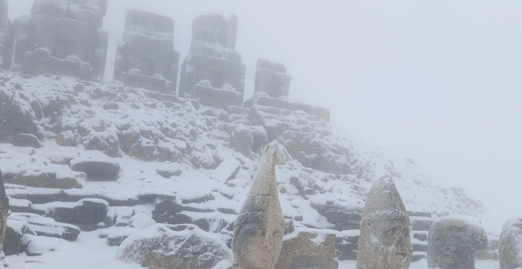 Nemrut Dağı’nda Mayısta Kar Sürprizi
