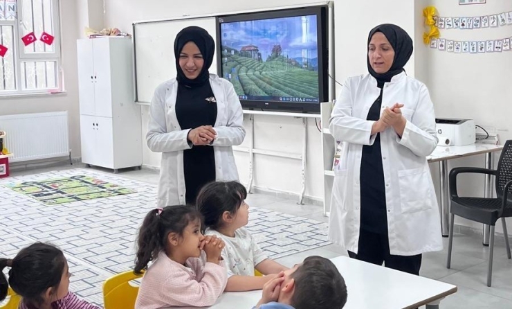 Kahta’da Minik Öğrencilere El Hijyeni Eğitimi