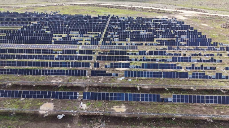Viranşehir’de Hortum Güneş Panellerini Kullanılamaz Hale Getirdi