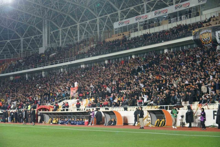 Yeşilyurtspor Teknik Direktörü Yıldırım, Sahaya Çıkamayacak