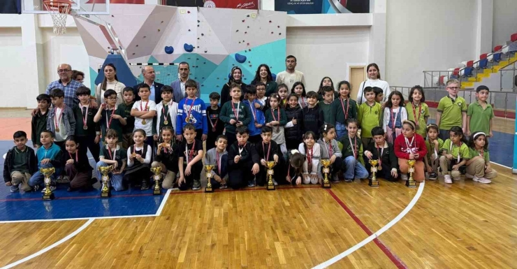 Adıyaman Özel Doğa Koleji Öğrencilerinden Satranç Turnuvasında Derece