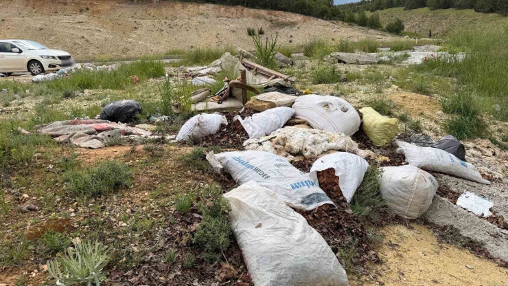 Doğaya Bırakılan Atıklar Tepki Çekti