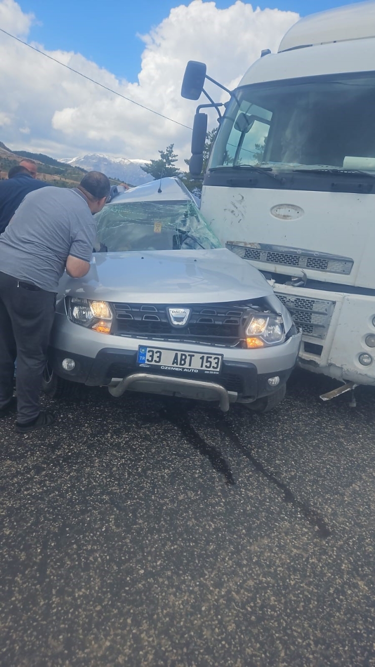 Kamyon İle Otomobil Çarpıştı: 1 Ölü