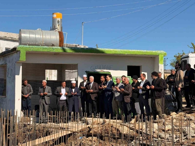 Çermik Belediye Başkanı Karamehmetoğlu Cami Temelini Attı