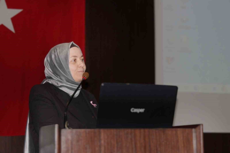 Gaün Hastanesi’nde Dünya Ebeler Günü Paneli Düzenlendi
