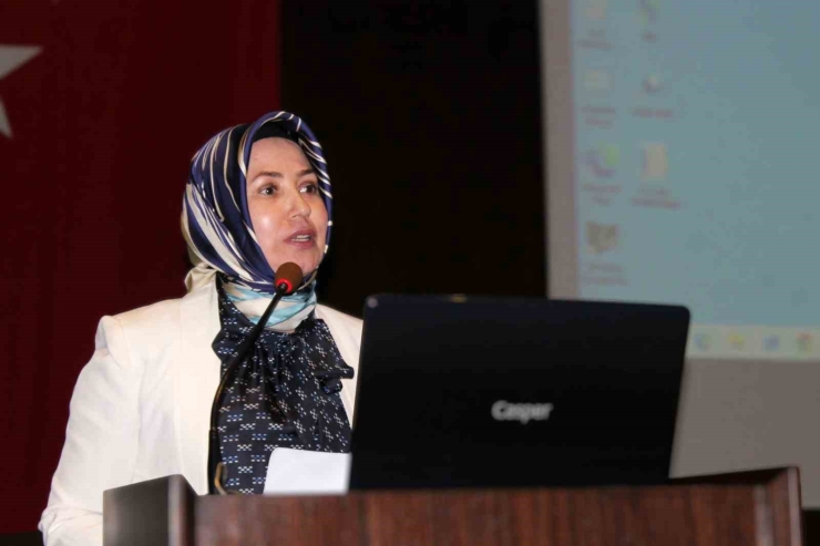 Gaün Hastanesi’nde Dünya Ebeler Günü Paneli Düzenlendi