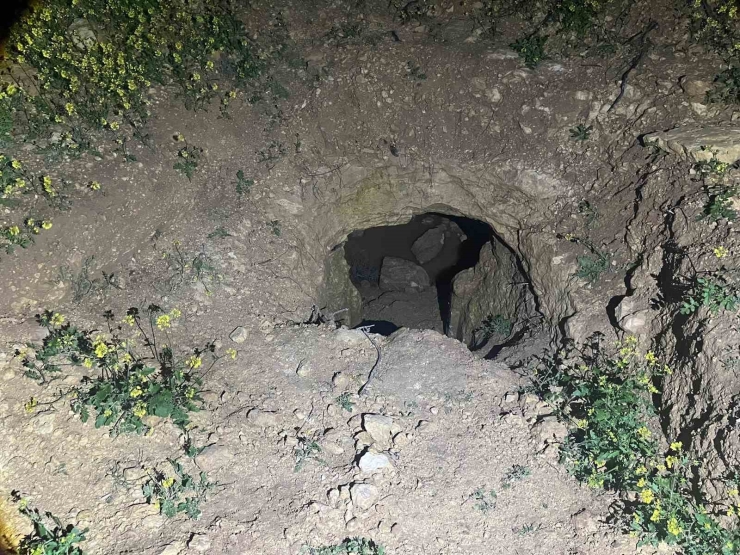 Gaziantep’te Kaçak Kazı Yapan 2 Şahsı Jandarma Yakaladı
