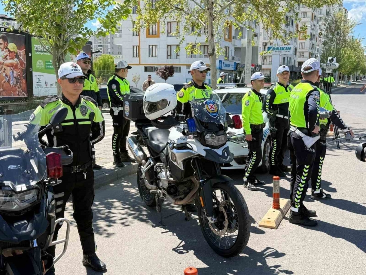 Diyarbakır’da Trafik Haftası Çeşitli Etkinliklerle Kutlandı