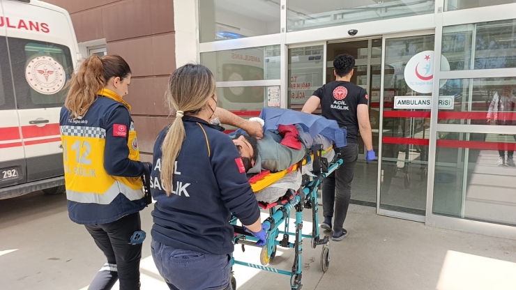 İki Motosiklet Çarpıştı: 1’i Ağır 2 Yaralı