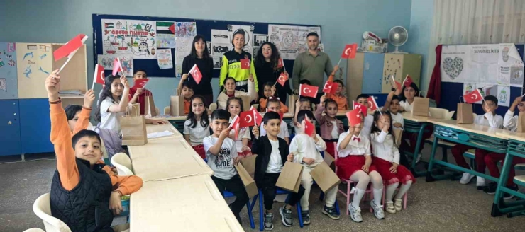 Jandarmadan Çocuklara Trafik Bilinci Eğitimi