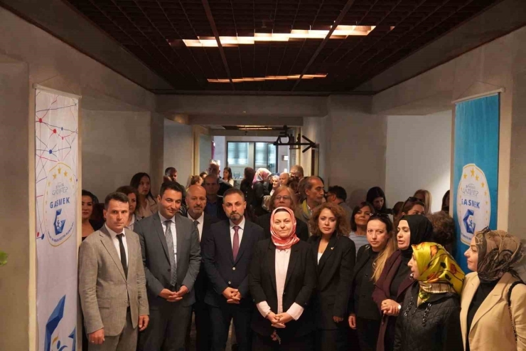 Gazeteci Ali Atalar’ın "anadolu’nun Yüzleri" Sergisi İlgi Görüyor