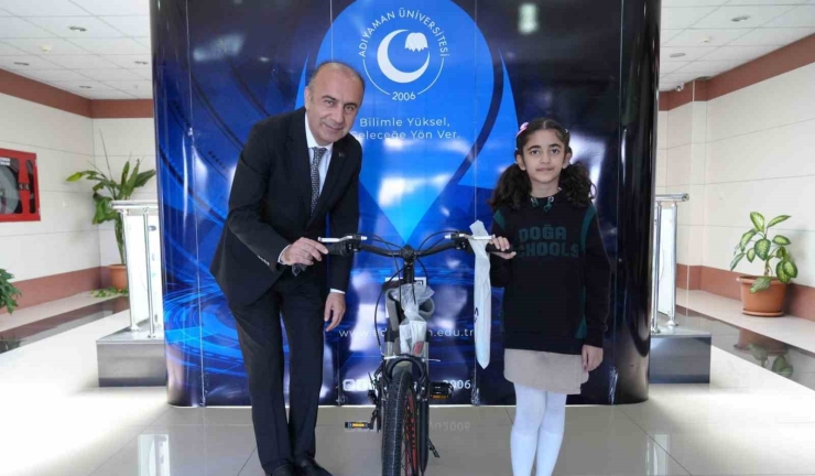 Minik Ressamdan Büyük Başarı