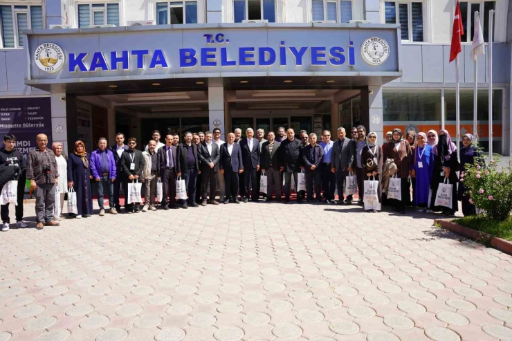 Başkan Hallaç Uluslararası Sempozyuma Ev Sahipliği Yaptı
