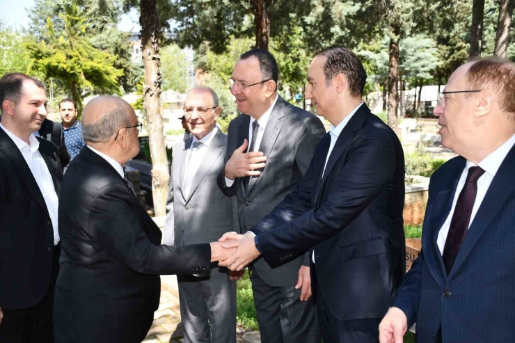 Naci Topçuoğlu Vefatının 18. Yılında Mezarı Başında Dualarla Anıldı