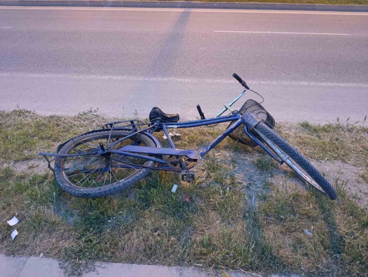 Motosikletle Bisikletin Çarpıştığı Kazada 2 Kişi Yaralandı