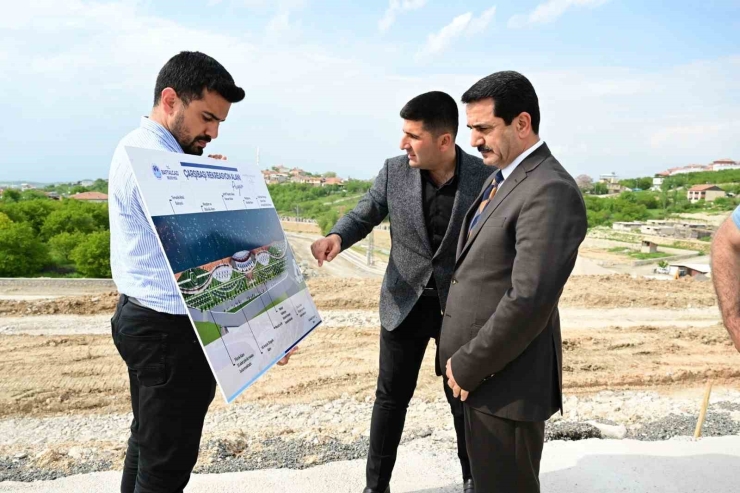 Başkan Taşkın Çarşıbaşı Yenileme Alanı’nda İncelemelerde Bulundu