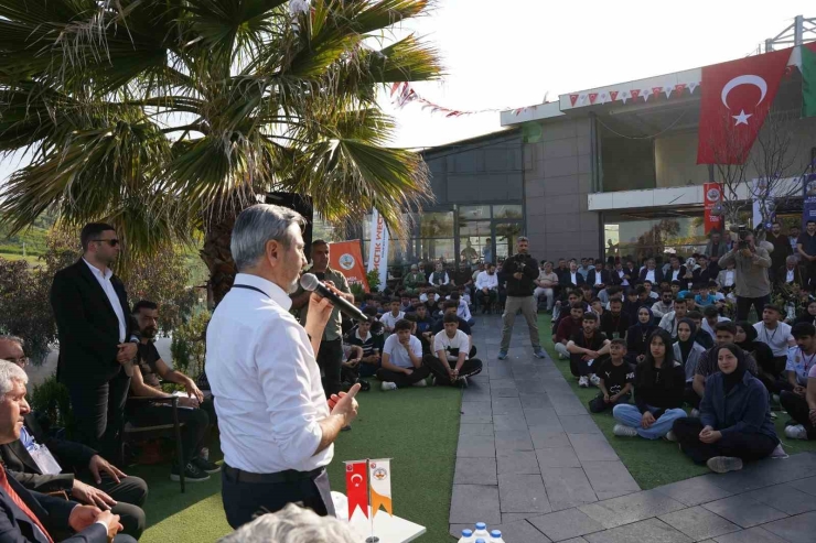 Kahta Belediyesi Gençlik Meclisi’nden Kariyer Buluşması