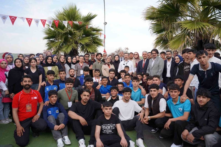 Kahta Belediyesi Gençlik Meclisi’nden Kariyer Buluşması