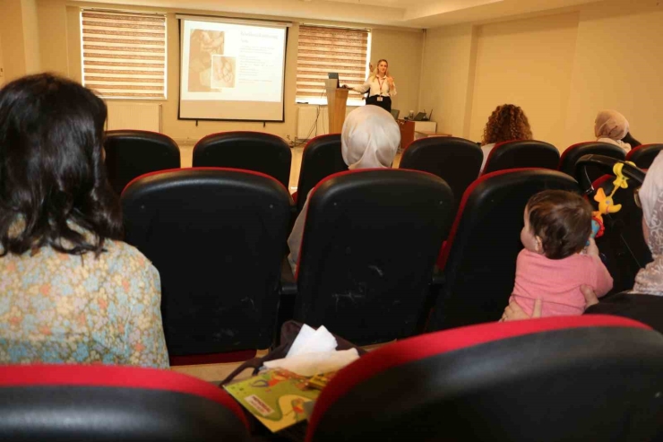 Diyarbakır’da Lohusa Anneler İçin Bilgilendirme Toplantısı Düzenlendi