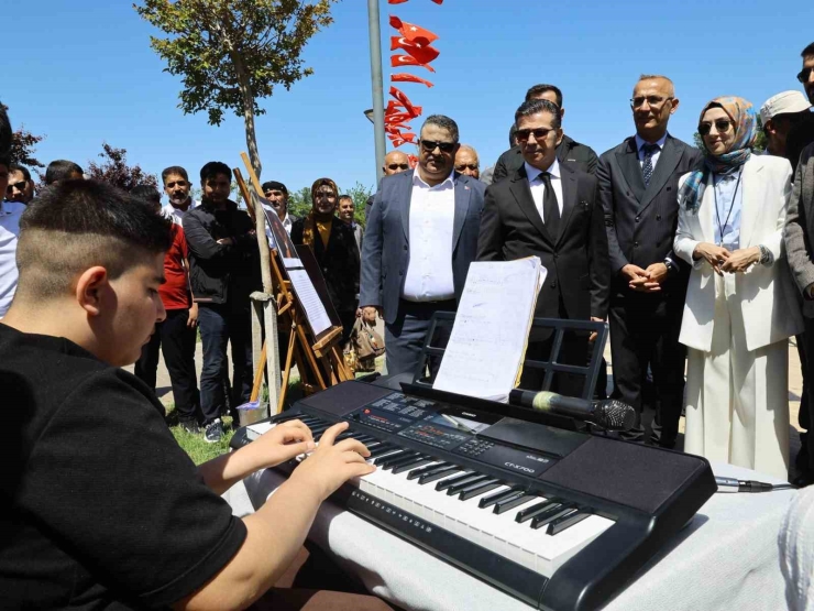 Siverek’te Engelliler Haftası Kapsamında Farkındalık Yürüyüşü Düzenlendi