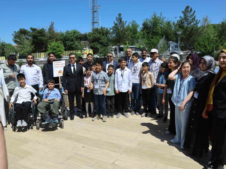 Siverek’te Engelliler Haftası Kapsamında Farkındalık Yürüyüşü Düzenlendi