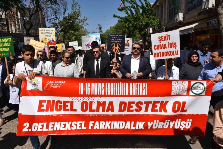 Siverek’te Engelliler Haftası Kapsamında Farkındalık Yürüyüşü Düzenlendi
