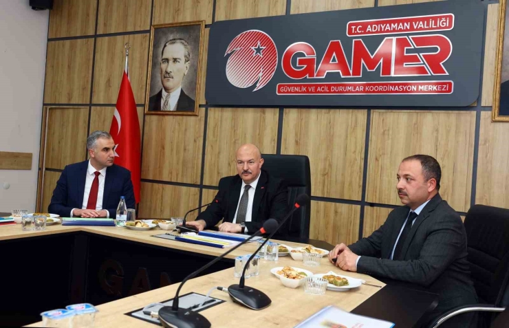 Vali Küçük, 112 Acil Çağrı Merkezi’nde İncelemelerde Bulundu