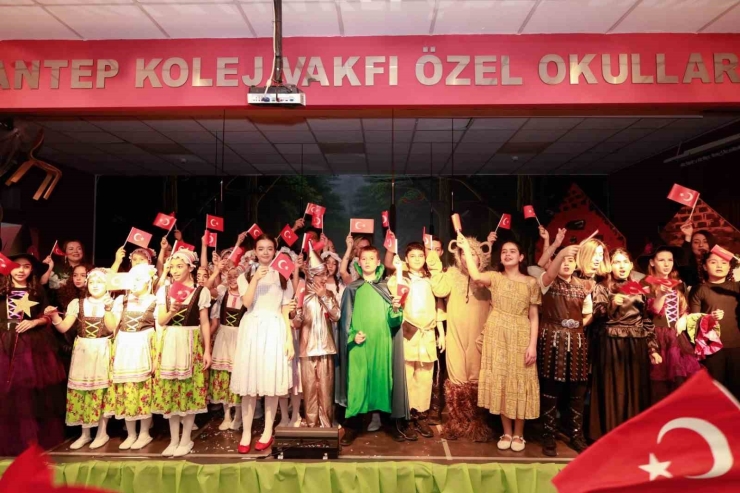 Gaziantep Kolej Vakfı’nda Dünya Klasikleri Müzikallerle Sahneleniyor
